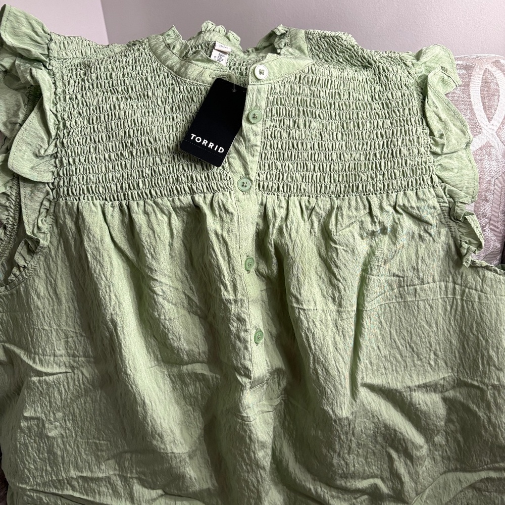 BRAND NEW Torrid Belle Isle Sleeveless Blouse